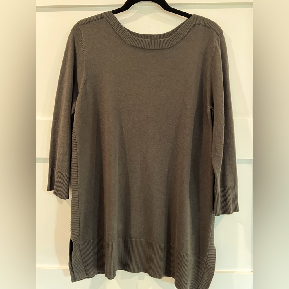 Adrienne vitadini army green sweater